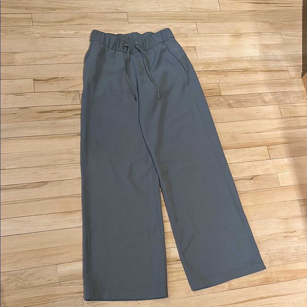 lululemon athletica Gray Sweatpants with Elastic Waistband and Relaxed Fit